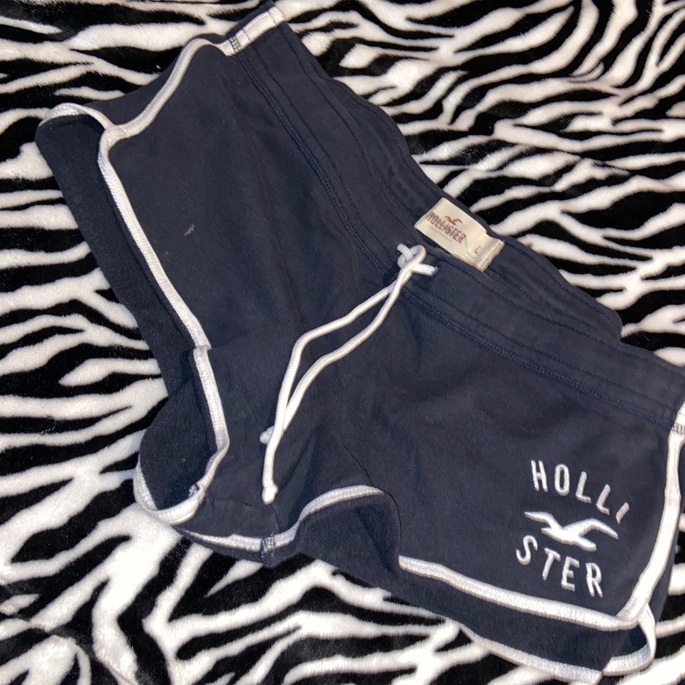 ✨🖤COMFY HOLLISTER SHORTS🖤✨